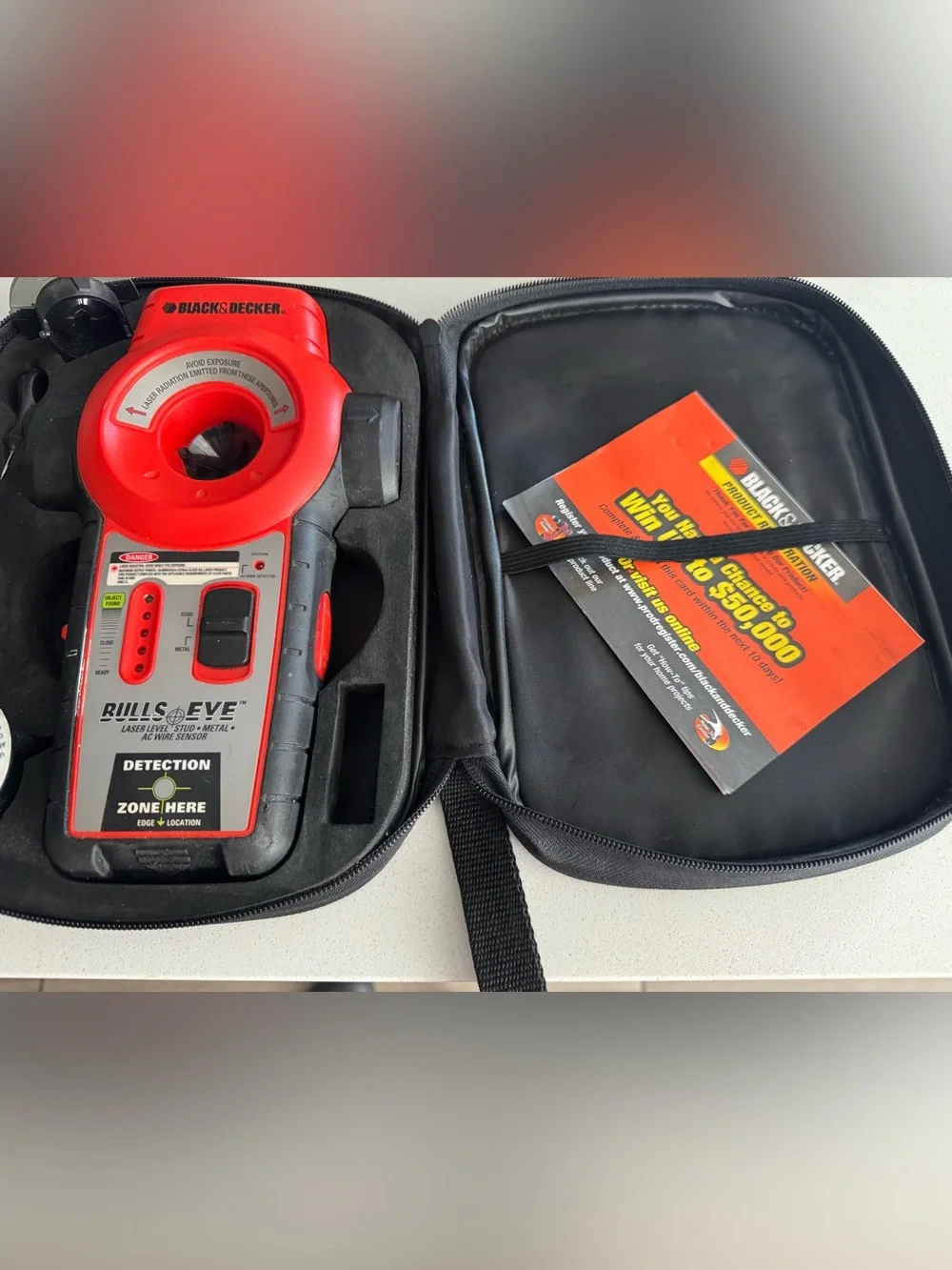 Black & Decker BullsEye Laser Level Stud Finder - Metal - AC  Wire Sensor w/case